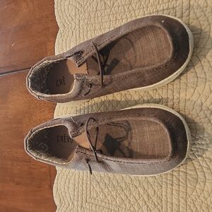 EUC kids boat shoes size 5